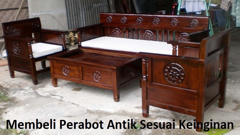 Membeli Perabot Antik