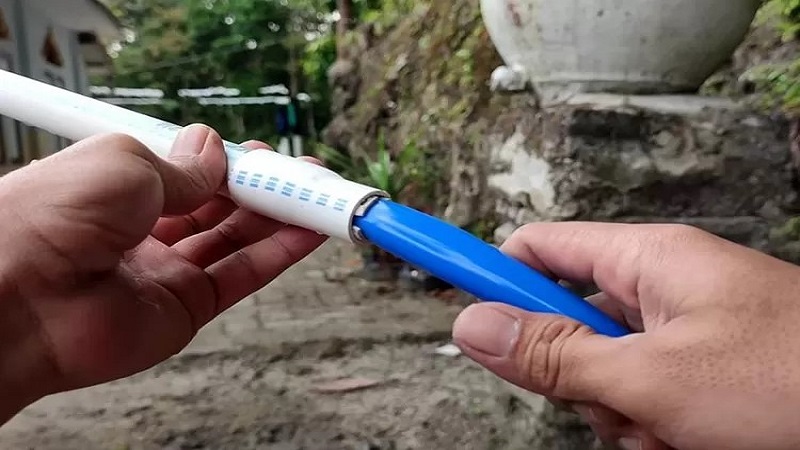Menyambung Selang yang Bocor